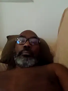 Bigmaumau54 online show from 12-18-25, 01:11