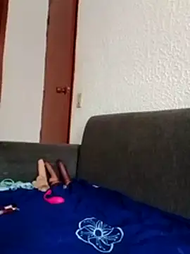 Snapshot of dulcewitch chatting on 10-25-25, 07:03 dulcewitch online show from 10-25-25, 07:03