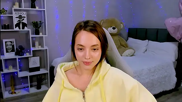 MelanieAlves online show from 04-13-26, 08:35