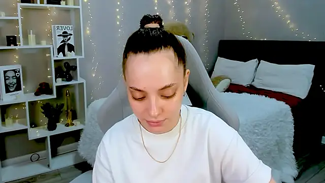 MelanieAlves online show from 02-07-26, 12:13