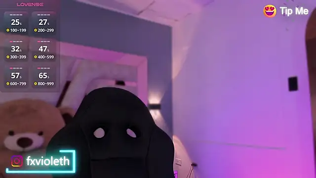 Snapshot of Violeth_Foxx chatting on 09-16-25, 04:24 Violeth Foxx online show from 09-16-25, 04:24