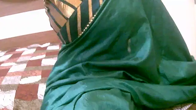 Snapshot of ragini_m_m_s chatting on 09-15-25, 04:57 ragini m m s online show from 09-15-25, 04:57