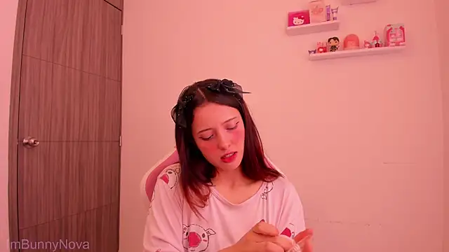 ImBunnyNova online show from 06-16-26, 04:29