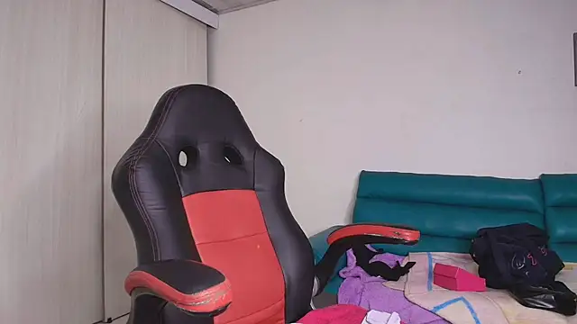 lovehotpink online show from 11-24-25, 08:53