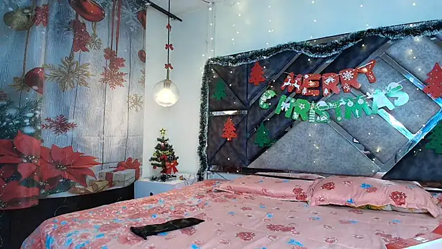 lovehotpink online show from 12-14-25, 03:24