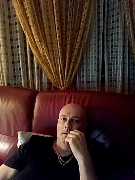 Alexis Bull online show from 10-26-25, 11:05