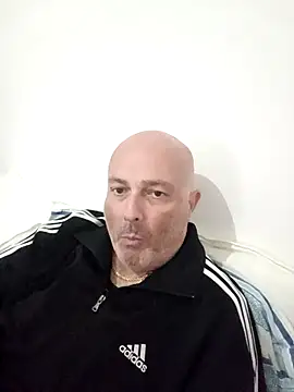 Alexis Bull online show from 10-16-25, 05:21