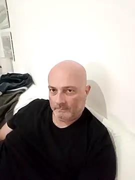 Alexis Bull online show from 10-24-25, 01:10