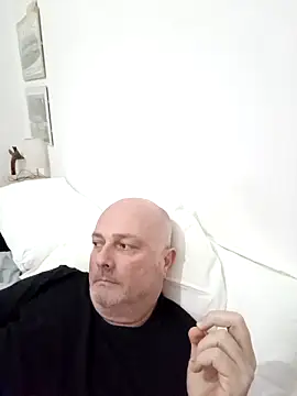 Alexis Bull online show from 03-04-26, 05:53