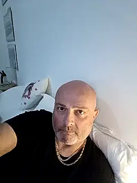 Alexis Bull online show from 11-07-25, 02:10