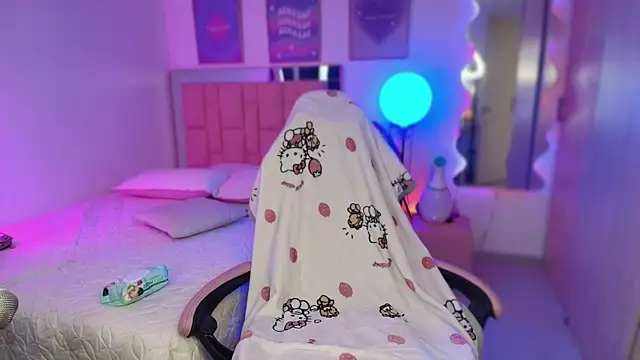 lunesweet online show from 10-08-25, 06:30