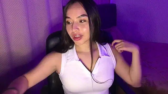 Snapshot of amelia_hall chatting on 06-05-26, 05:07 amelia hall online show from 06-05-26, 05:07