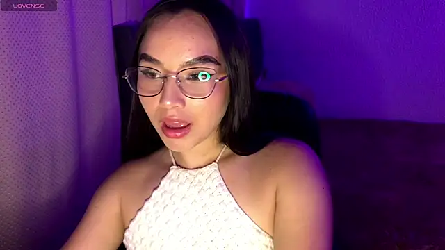 Snapshot of amelia_hall chatting on 05-27-26, 11:34 amelia hall online show from 05-27-26, 11:34