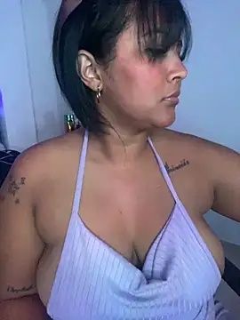 Snapshot of sashaoficial_ chatting on 09-09-25, 04:55 sashaoficial online show from 09-09-25, 04:55
