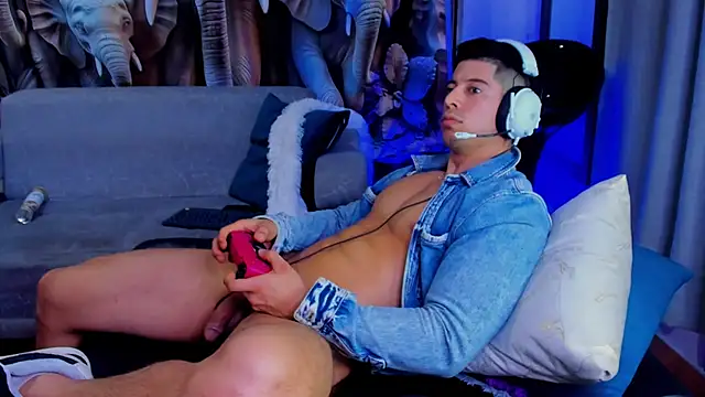 Lukas Green online show from 11-12-25, 08:40