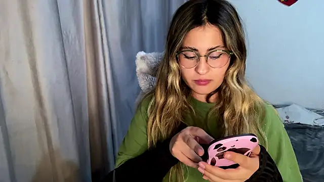 emma  bell  online show from 11-14-25, 11:41