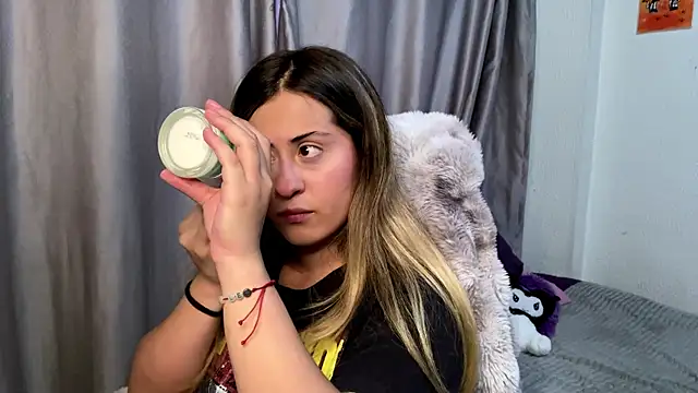 emma  bell  online show from 11-09-25, 10:25