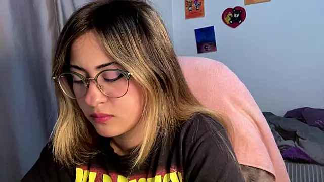 emma  bell  online show from 10-24-25, 10:09