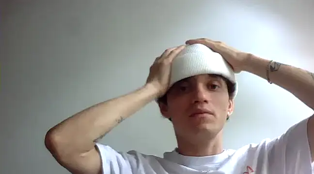 santihot089 online show from 03-20-25, 07:14