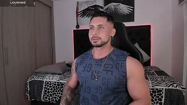 santi aesthetic online show from 06-21-26, 02:50