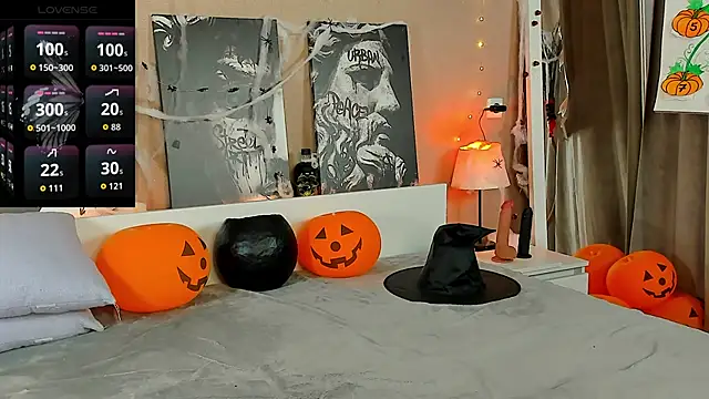 Kristy na online show from 10-28-25, 02:23