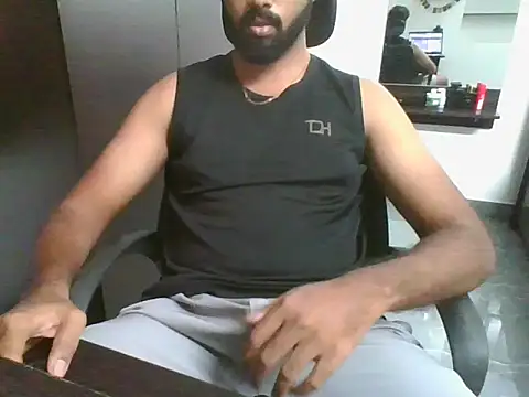 Snapshot of Periyakunji69 chatting on 05-13-26, 08:32 Periyakunji69 online show from 05-13-26, 08:32