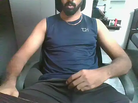 Snapshot of Periyakunji69 chatting on 06-13-26, 07:28 Periyakunji69 online show from 06-13-26, 07:28