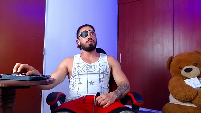 Snapshot of pirata_fitness chatting on 09-25-25, 08:20 pirata fitness online show from 09-25-25, 08:20