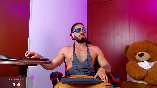 Snapshot of pirata_fitness chatting on 09-24-25, 08:32 pirata fitness online show from 09-24-25, 08:32