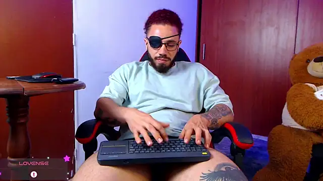 Snapshot of pirata_fitness chatting on 09-18-25, 09:07 pirata fitness online show from 09-18-25, 09:07