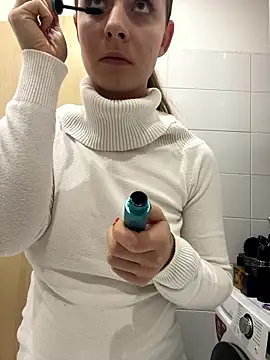 Snapshot of Emma_115 chatting on 01-08-26, 10:32 Emma 115 online show from 01-08-26, 10:32