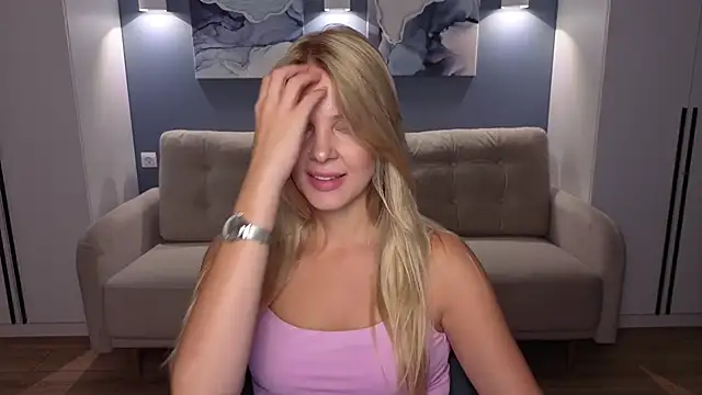 Snapshot of MelanieBennett chatting on 09-19-25, 06:06 MelanieBennett online show from 09-19-25, 06:06