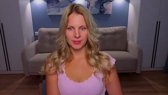 MelanieBennett online show from 07-13-26, 08:13