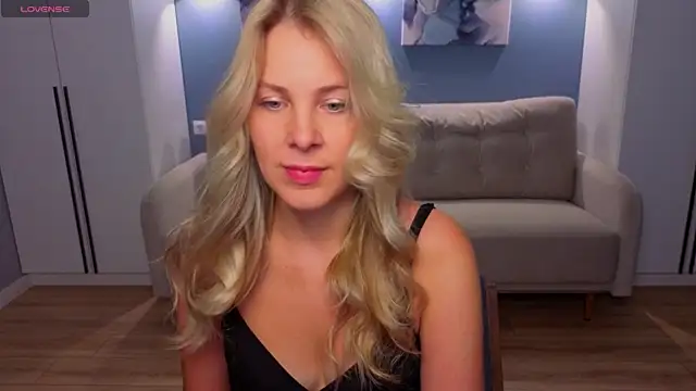MelanieBennett online show from 06-17-26, 07:19
