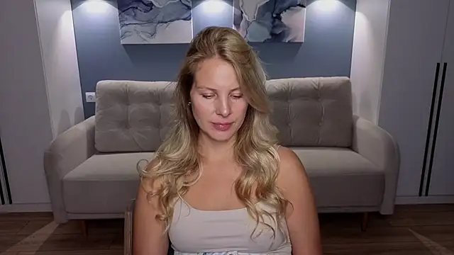 Snapshot of MelanieBennett chatting on 09-16-25, 06:14 MelanieBennett online show from 09-16-25, 06:14