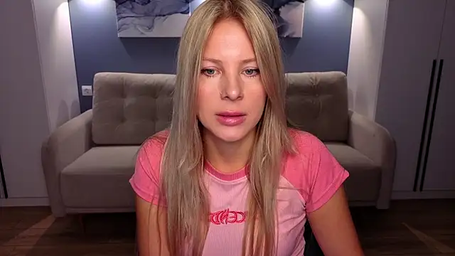 Snapshot of MelanieBennett chatting on 09-25-25, 06:08 MelanieBennett online show from 09-25-25, 06:08