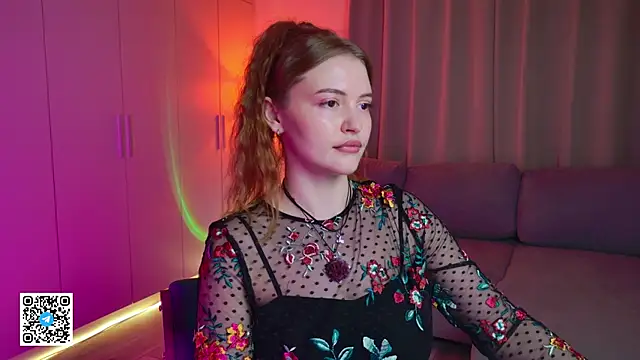 Snapshot of TesssaHart chatting on 05-17-26, 01:44 TesssaHart online show from 05-17-26, 01:44