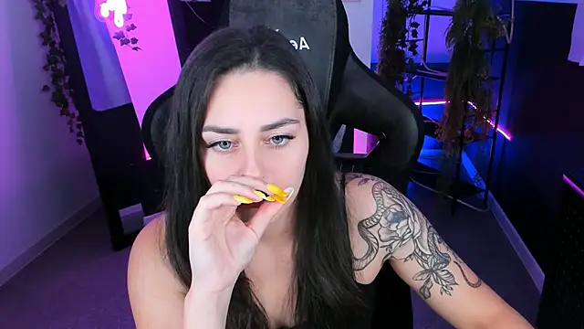 ValeriiMills online show from 10-02-25, 05:05
