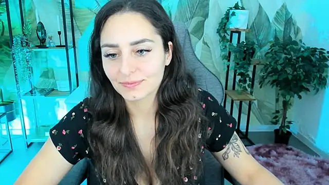ValeriiMills online show from 10-20-25, 02:28