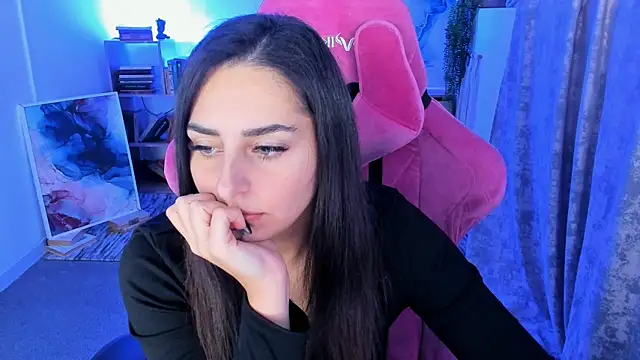 ValeriiMills online show from 10-27-25, 02:40