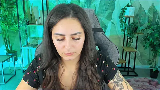 ValeriiMills online show from 11-27-25, 03:01