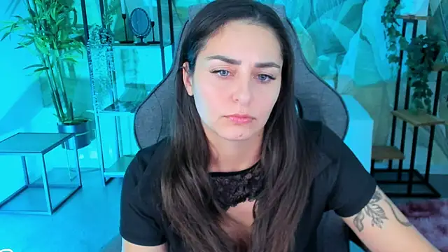 ValeriiMills online show from 10-10-25, 02:40