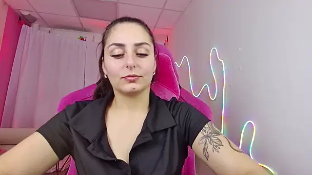 ValeriiMills online show from 11-25-25, 03:45