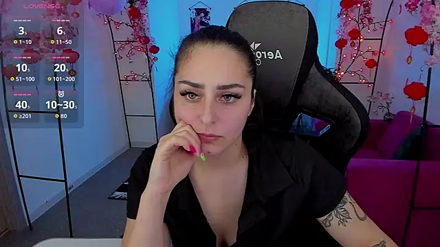 ValeriiMills online show from 04-13-26, 03:16