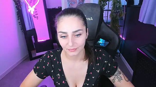 ValeriiMills online show from 11-05-25, 02:31