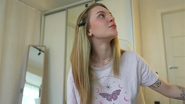 Cyberheart  online show from 03-21-25, 01:23