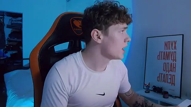 DanyDavis online show from 10-18-25, 01:24