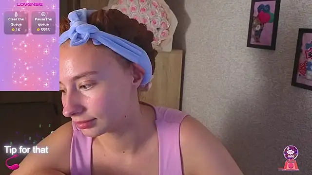 Snapshot of kristi_ginger chatting on 12-01-25, 04:13 kristi ginger online show from 12-01-25, 04:13