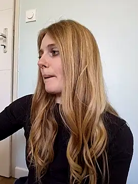 Snapshot of tuny_x chatting on 03-25-26, 01:54 tuny x online show from 03-25-26, 01:54