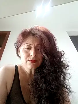 Snapshot of lunadicty chatting on 10-03-25, 12:03 lunadicty online show from 10-03-25, 12:03